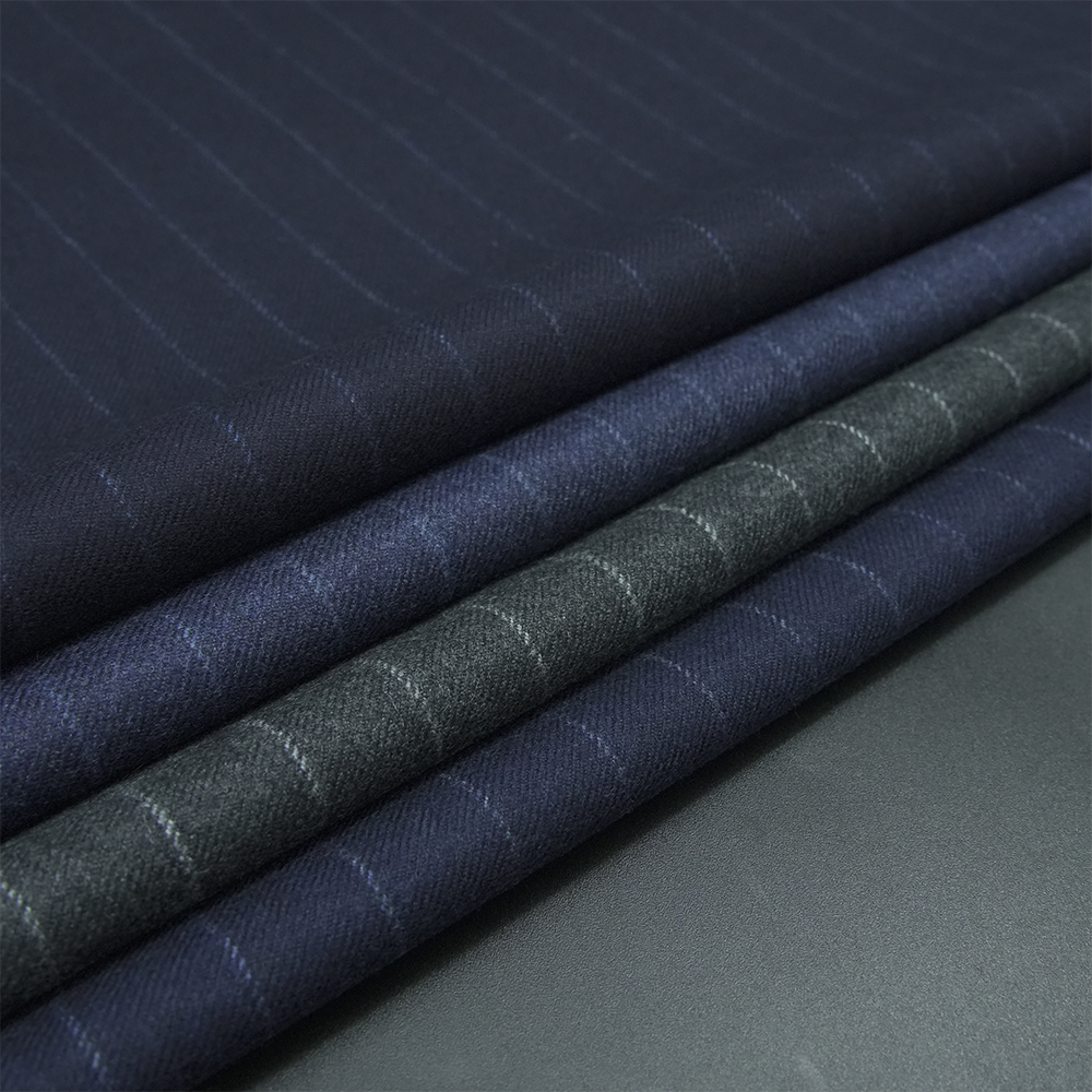 High Quality STOCK Worsted Merino Wool Suit Luxury Italian Suiting Fabric Wool Suiting Fabric Blend Fabric Men Suits STRIPE