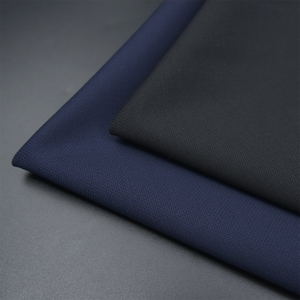 High-End Men's Luxury Italian Wool Suiting Fabric Worsted Merino Wool/Polyester Fabric for Elegant Suits